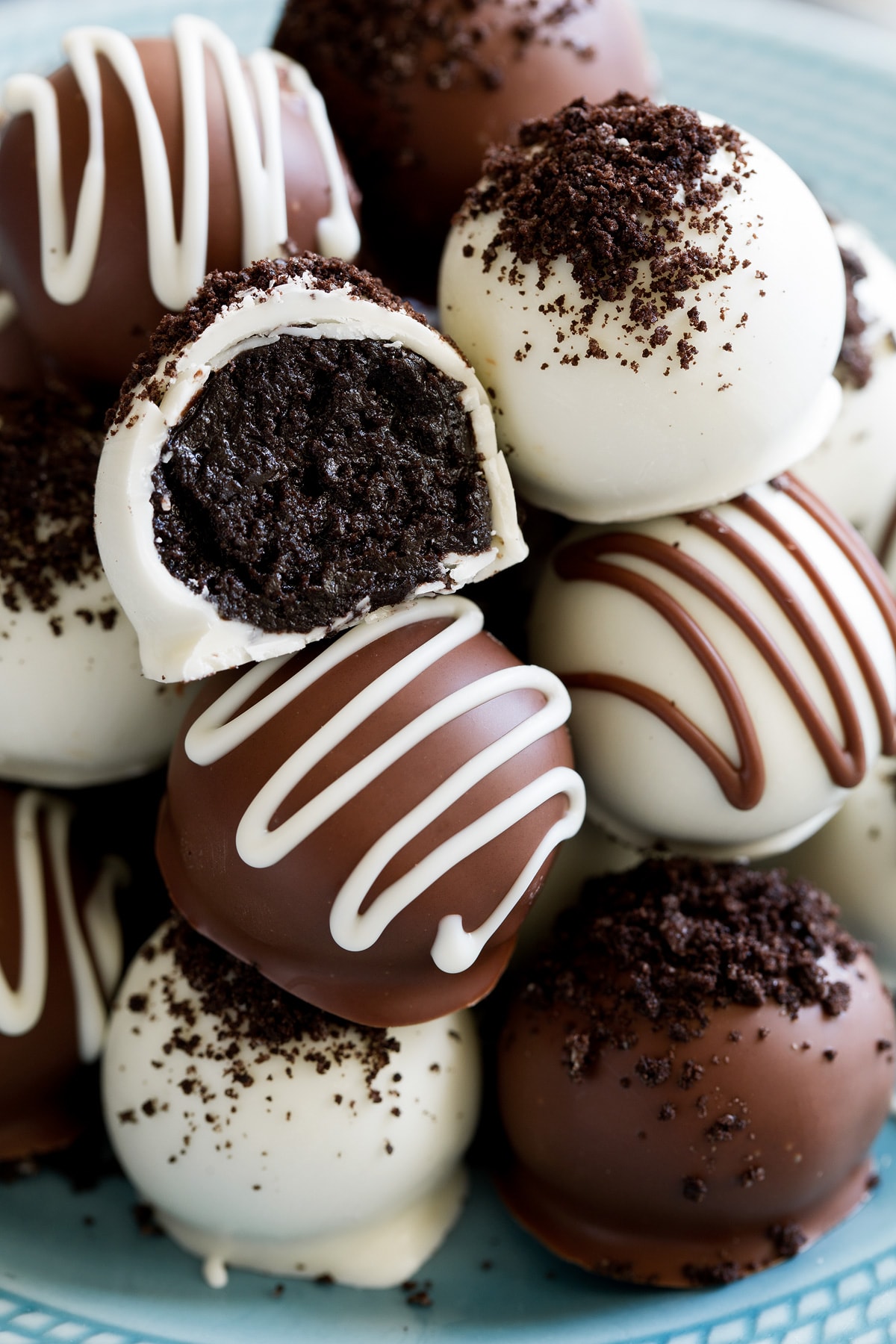 Oreo Balls Oreo Truffles Close up image of oreo truffles.