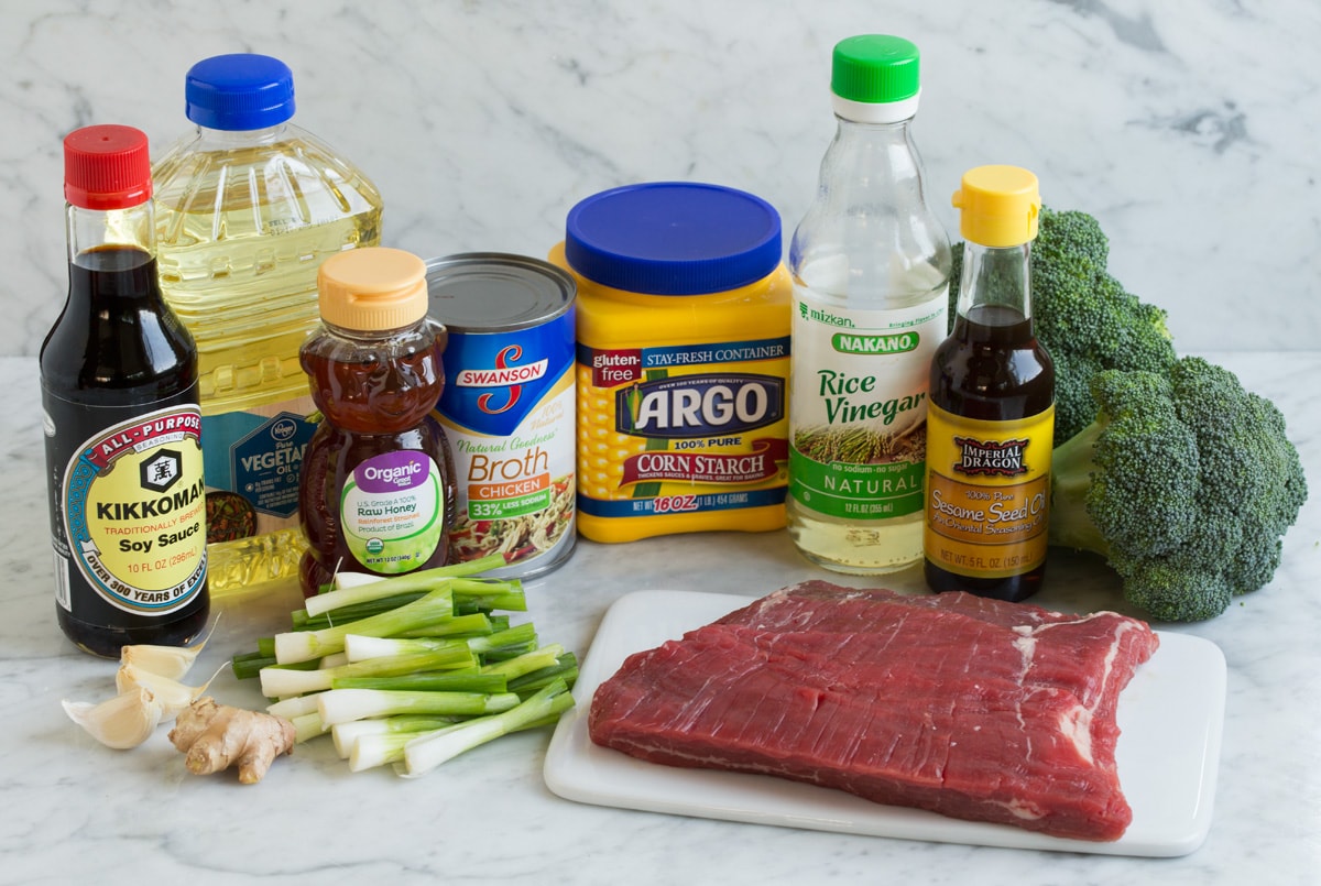 Beef and Broccoli - this is a staple dinner recipe! Easy, flavorful and sure to satisfy! #beef #broccoli #chinese #recipe Ingredients for beef and broccoli.