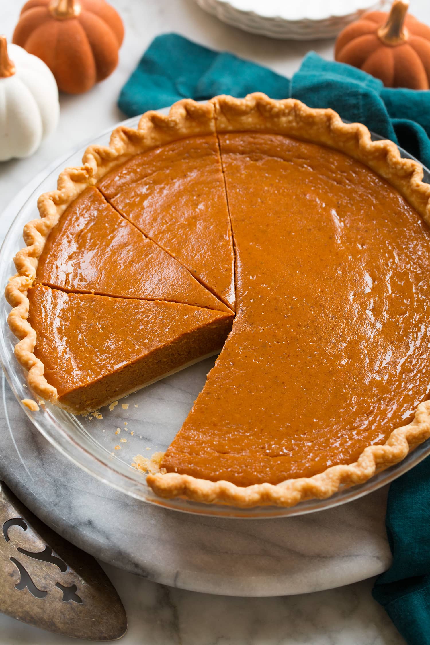 Easy Pumpkin Pie Side angle of pumpkin pie in pan.